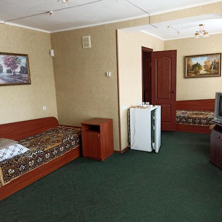 Hotel "Nizhyn" Exterior foto