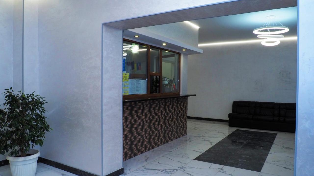 Hotel "Nizhyn" Exterior foto