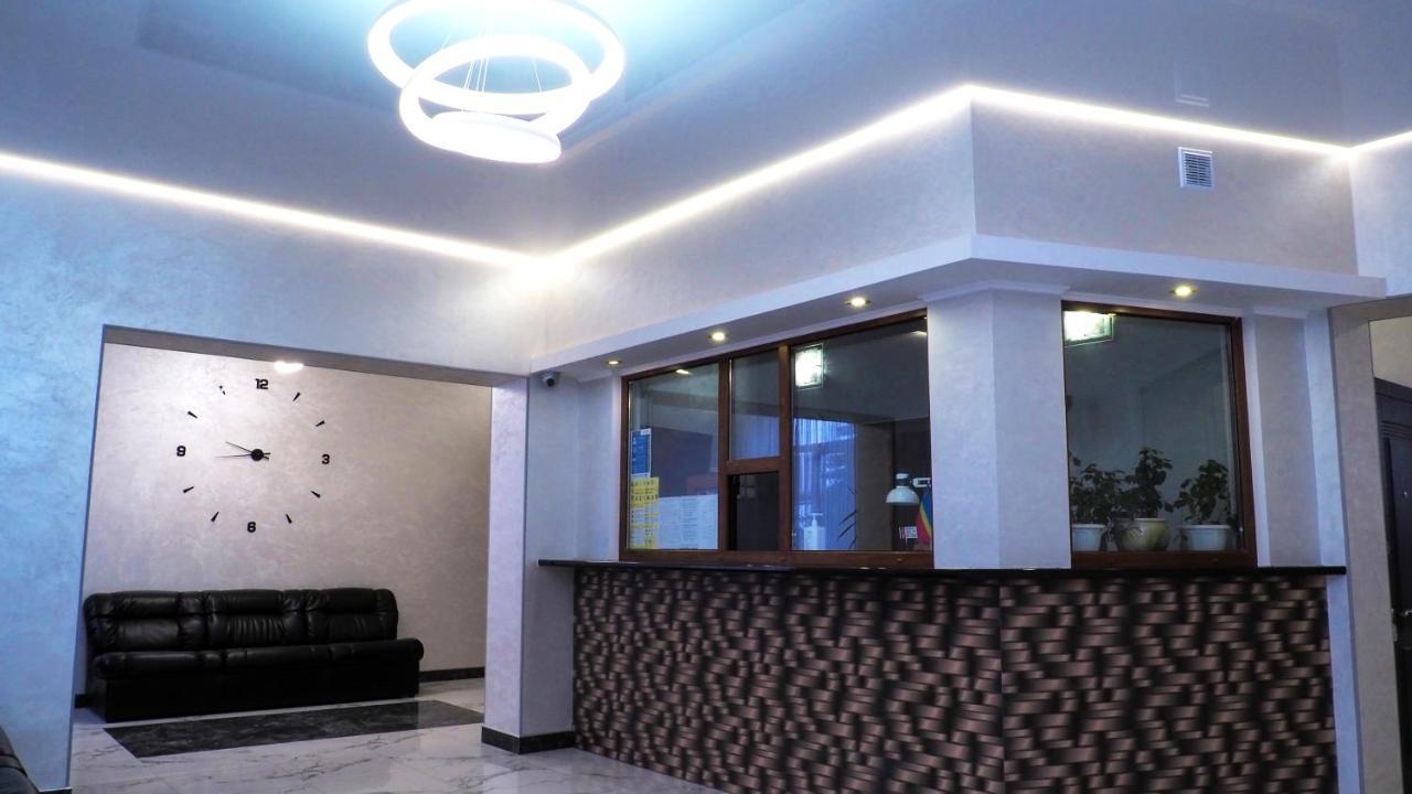 Hotel "Nizhyn" Exterior foto